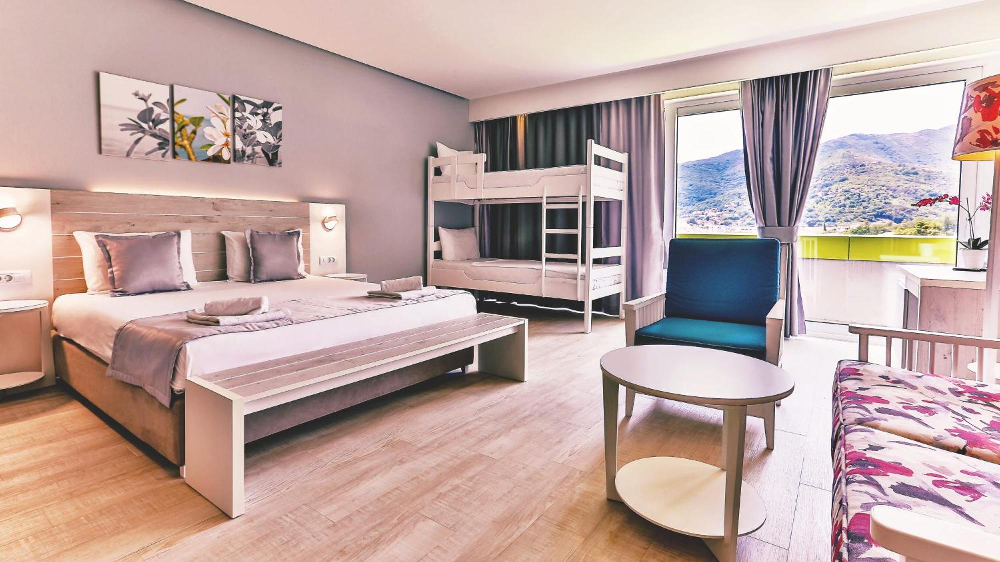 Hotel Carine Park 4*