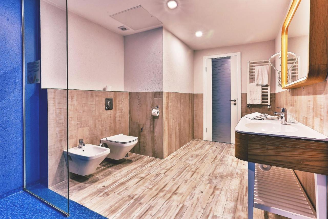 Carine Park Hotel